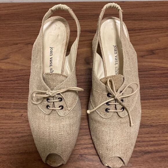 Joan Vass Ladies Cream Linen Peep Toe Heels. Size 7. - Picture 1 of 7